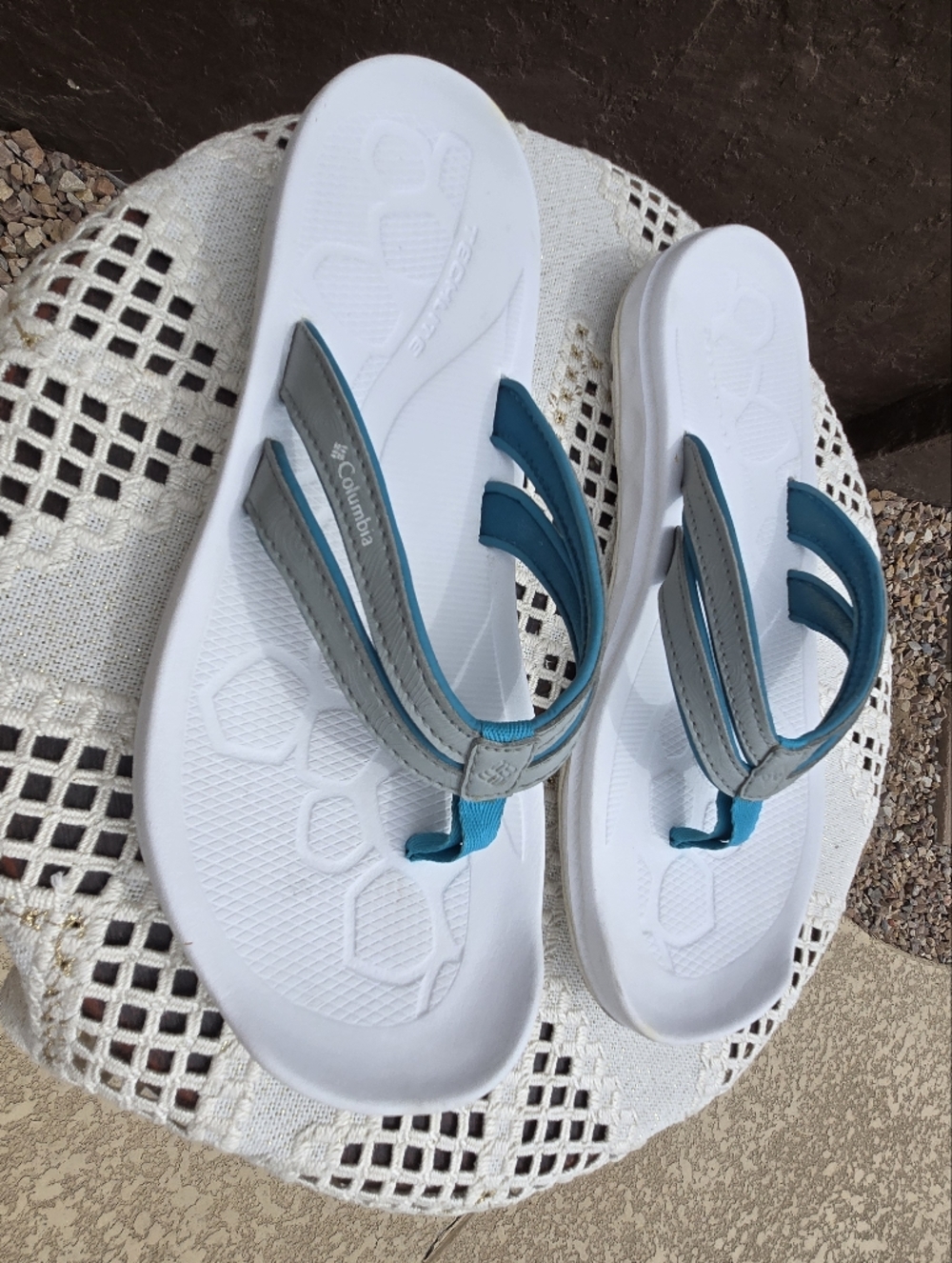 Columbia Techlite Omnigrip White & Teal Flip Flops - Summer Sandals